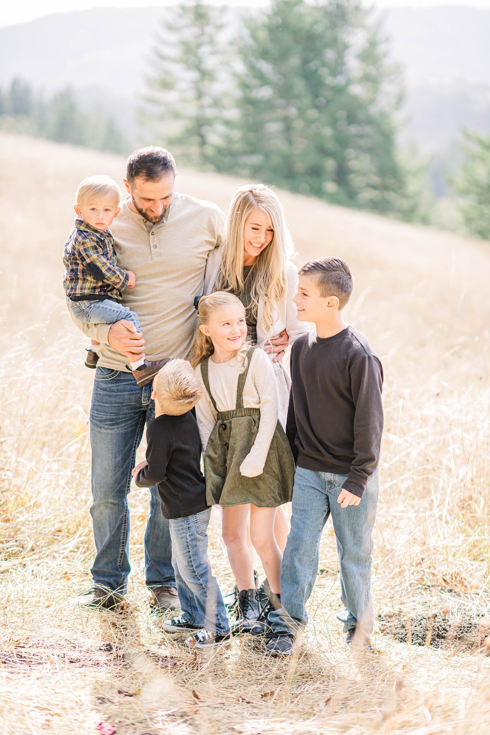 Beautiful family of six for Scenic Family Photos  